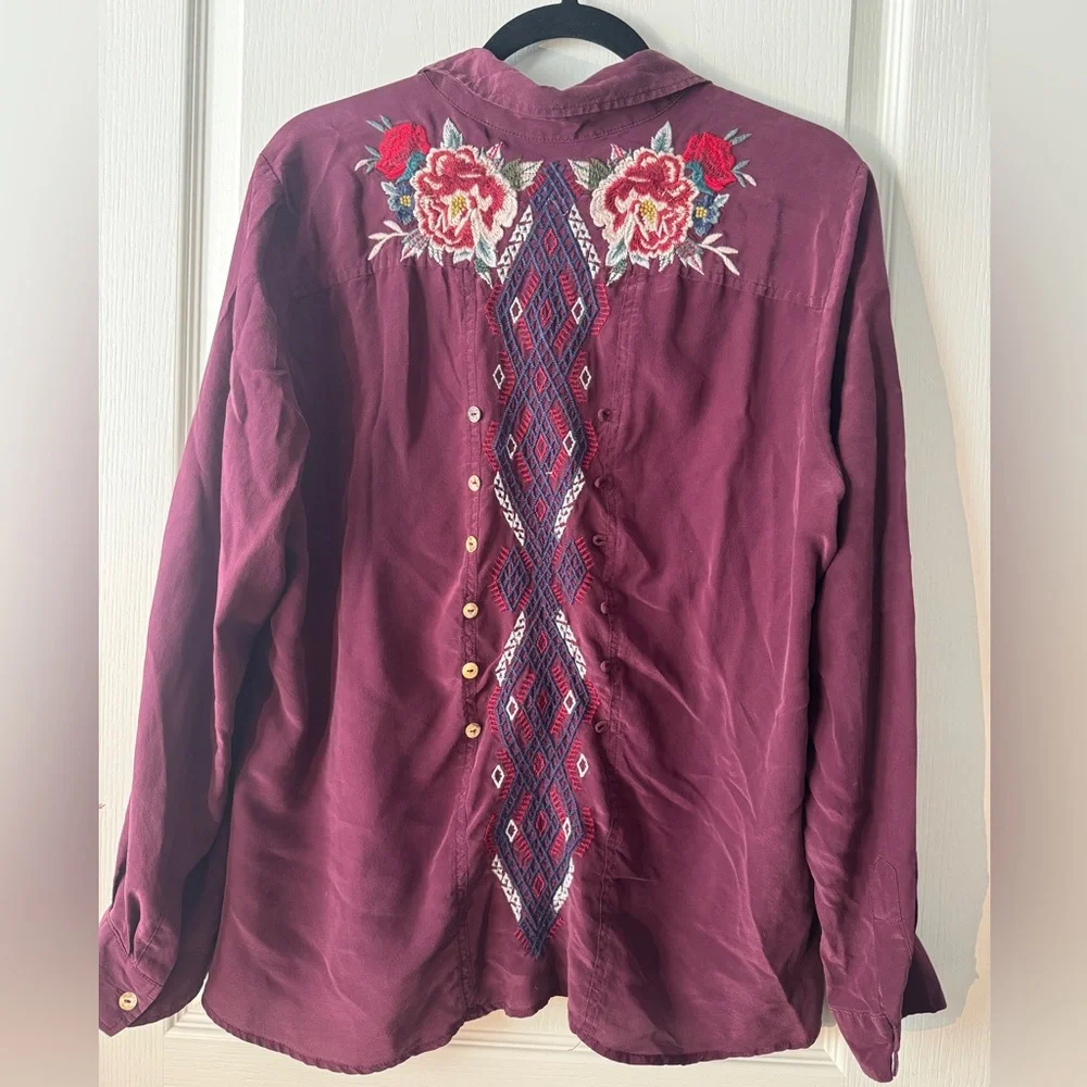 Johnny Was Silk Floral Shirt w/ button dart embellished back - size L Fabulous - Picture 6 of 13